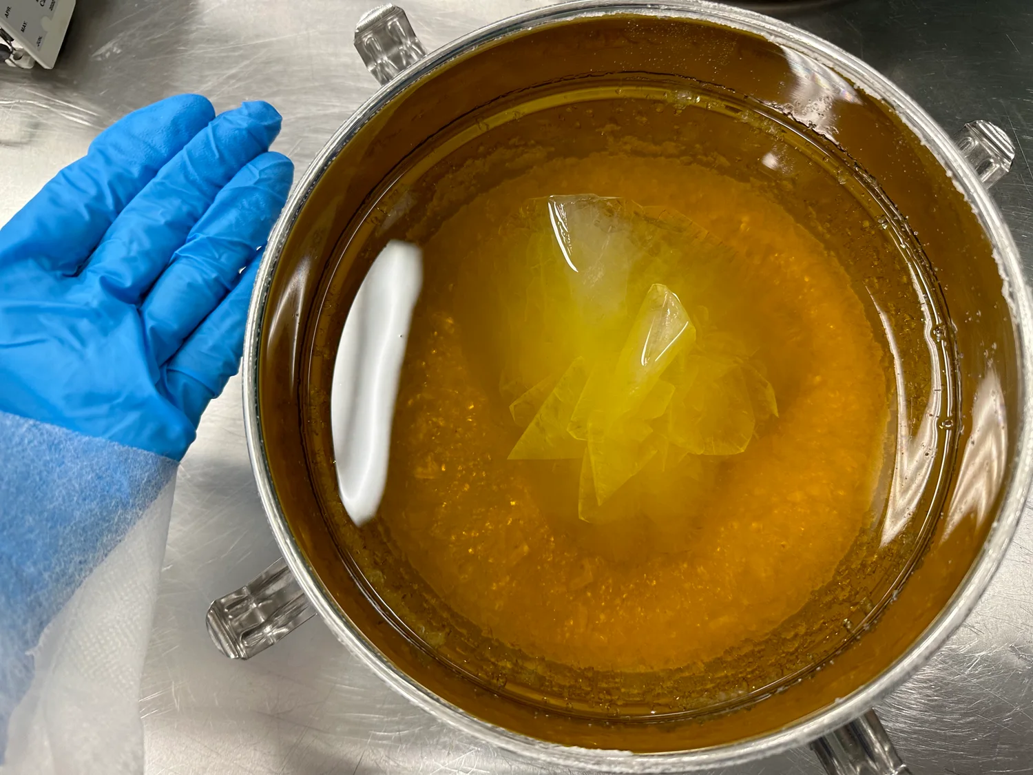 Cannabis diamonds in Bedford Grow’s extraction and production process
